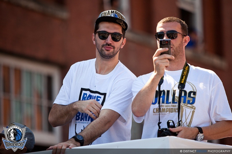 Ο «μπόμπερ» Πέτζα και το… δακτυλίδι του (photos+videos)