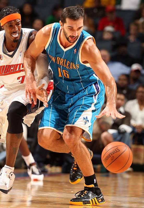 Ο «μπόμπερ» Πέτζα και το… δακτυλίδι του (photos+videos)