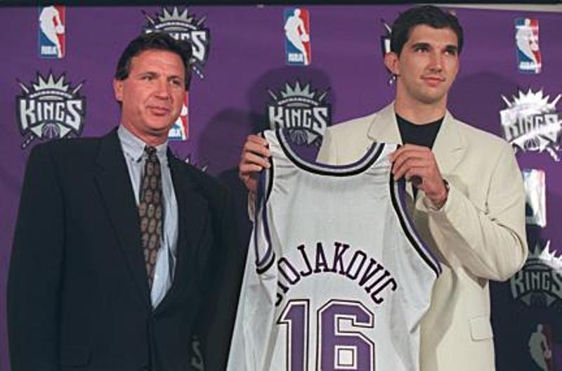 Ο «μπόμπερ» Πέτζα και το… δακτυλίδι του (photos+videos)