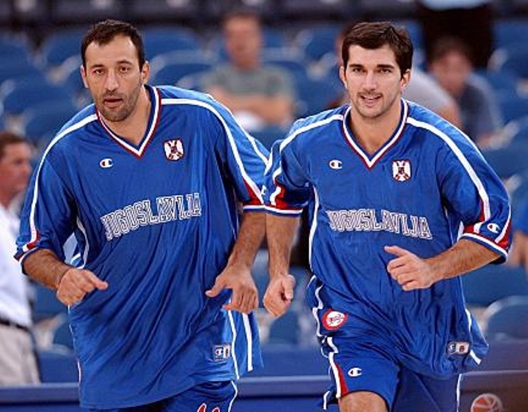 Ο «μπόμπερ» Πέτζα και το… δακτυλίδι του (photos+videos)