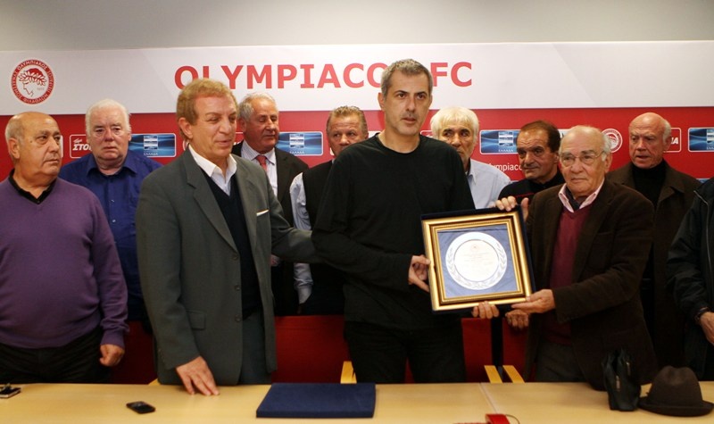 Βράβευση Μώραλη από τους Παλαιμάχους (photos)