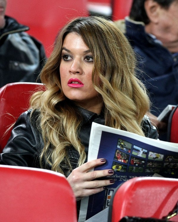 Η γυναικεία «ερυθρόλευκη» κερκίδα (photos)