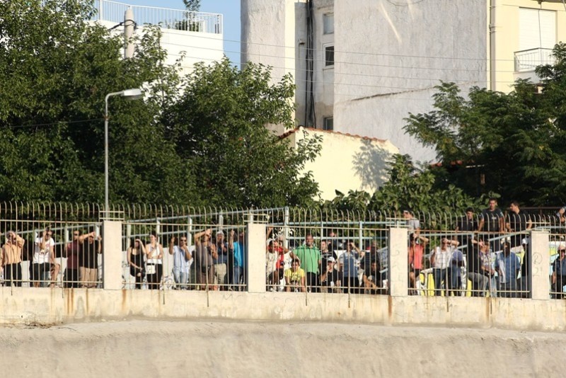 Όταν… μπάλα παίζει η εξέδρα (photos)