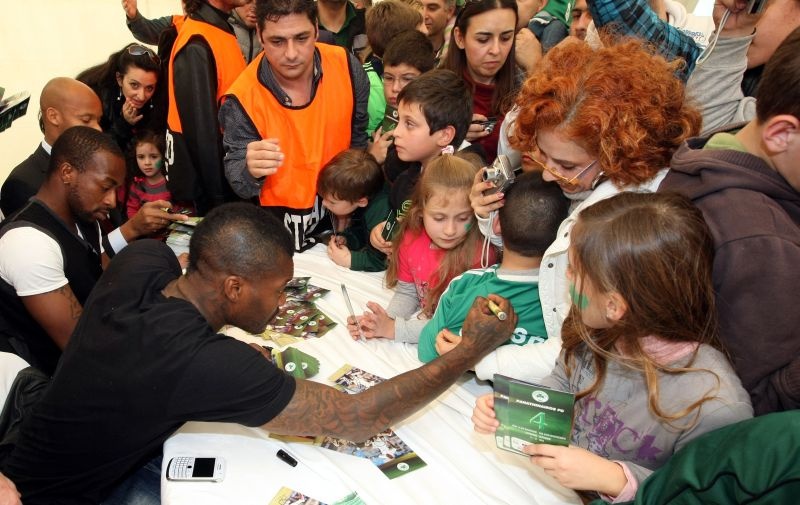 Σισέ: Ηγέτης και σκόρερ (photos+videos)