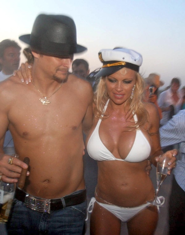 Κορίτσια για σπίτι; Δεν νομίζω! (photos)