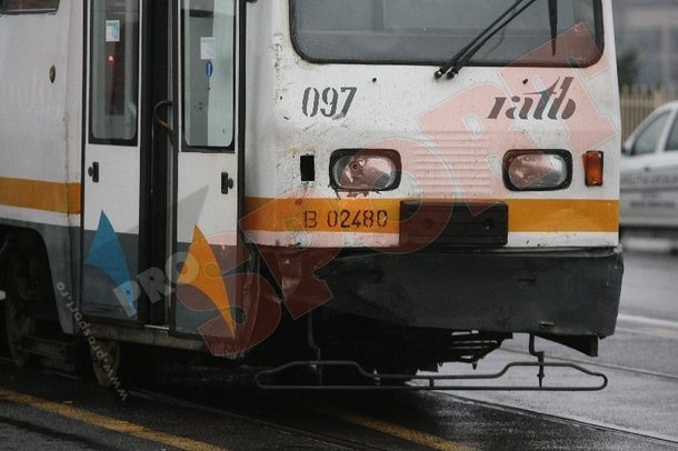 Τράκαρε με τραμ ο Λουτσέσκου! (photos)