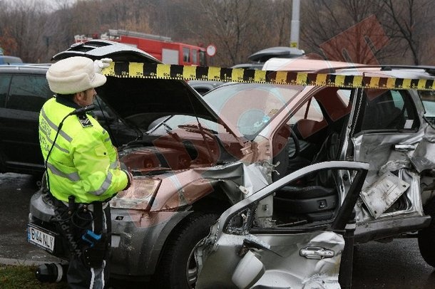 Τράκαρε με τραμ ο Λουτσέσκου! (photos)