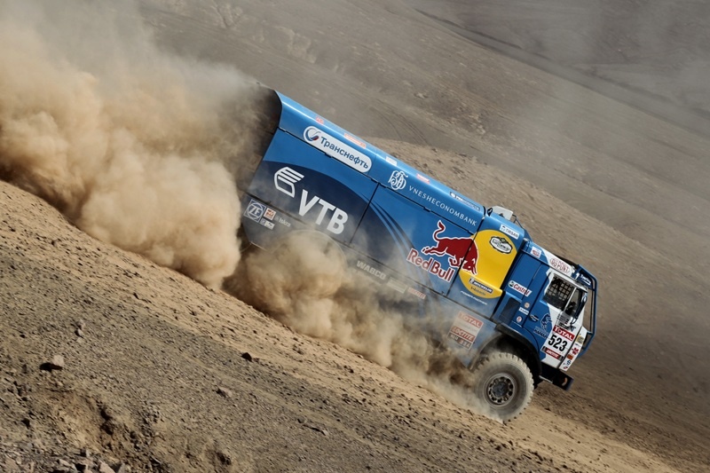 Ράλι Dakar 2012: Κρίθηκε η «μάχη» στα αυτοκίνητα, μαίνεται στα δίκυκλα