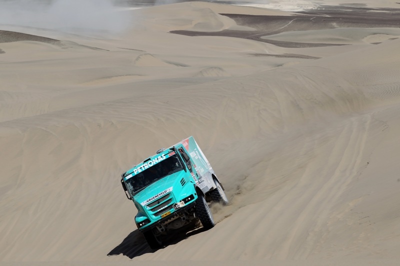 Ράλι Dakar 2011: Ντεπρέ και Πετερανσέλ ταξιδεύουν προς τη νίκη