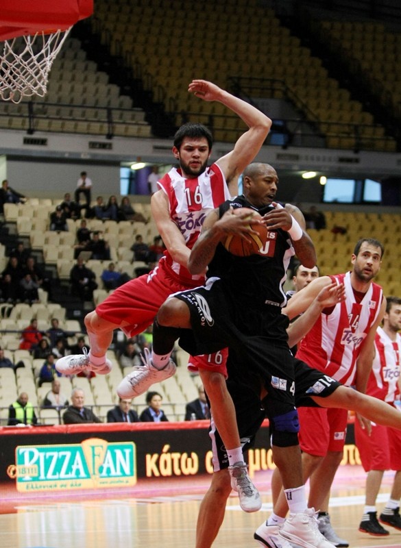 «Περίπατος» για Ολυμπιακό (photos)