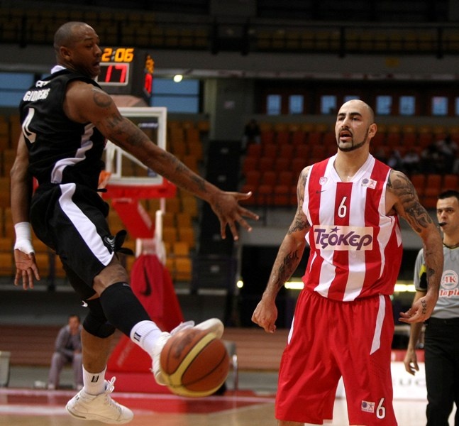 «Περίπατος» για Ολυμπιακό (photos)