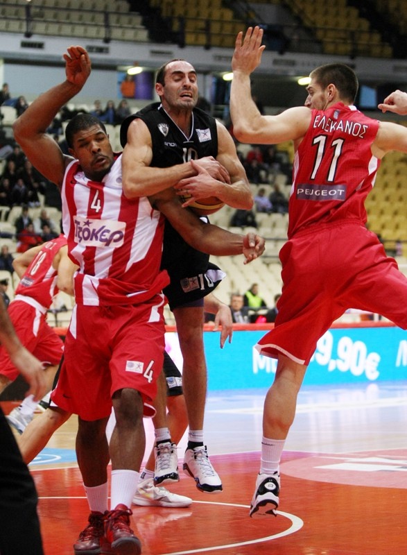 «Περίπατος» για Ολυμπιακό (photos)