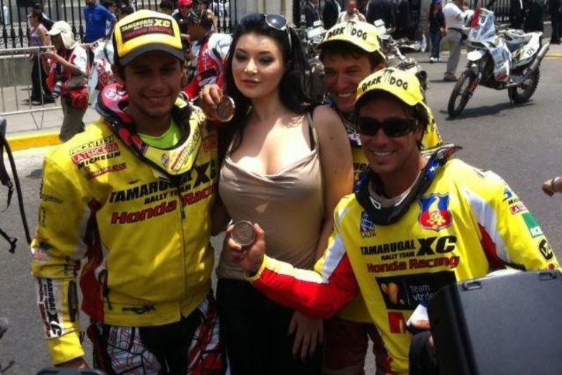 Μία πορνοστάρ στο ράλι Dakar