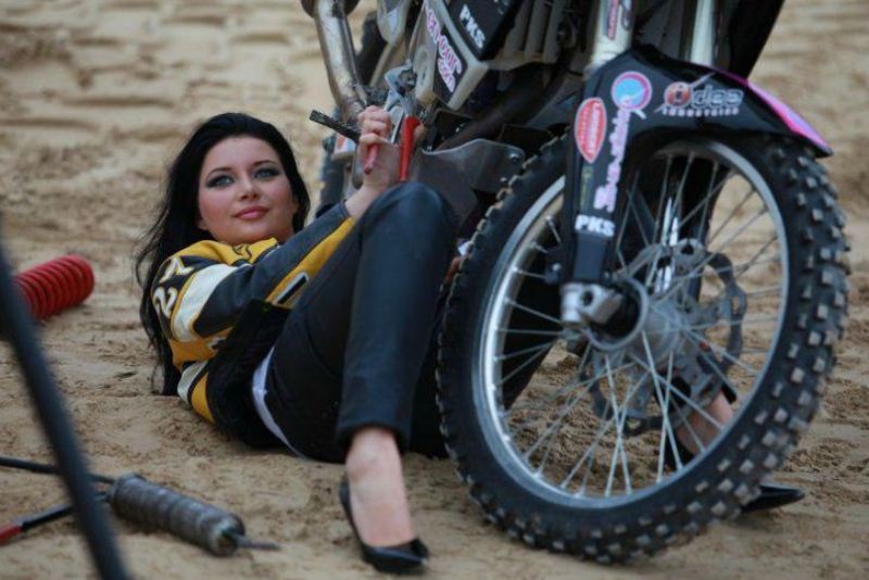Μία πορνοστάρ στο ράλι Dakar