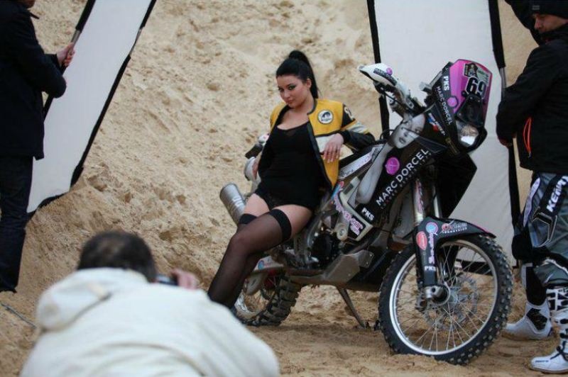 Μία πορνοστάρ στο ράλι Dakar