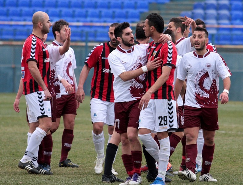 Η Γλυφάδα έριξε κεραυνό (4-2) στην Προοδευτική