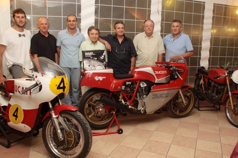 100 Ducati από μία συλλογή σε δημοπρασία (photos)