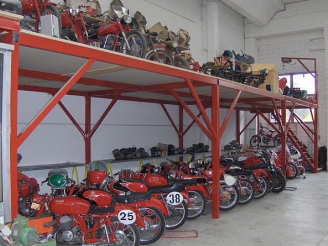 100 Ducati από μία συλλογή σε δημοπρασία (photos)