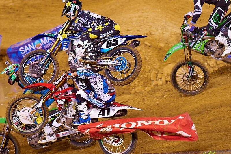 SX: Ο Ριντ κέρδισε στο Dodger Stadium τραυματίας ο Κανάρντ