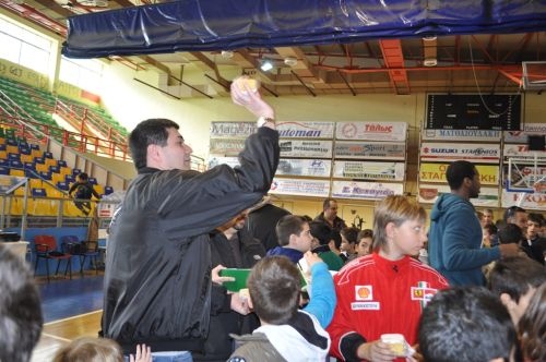 Έκοψε την πίτα του ο ΑΓΟΡ (photos)