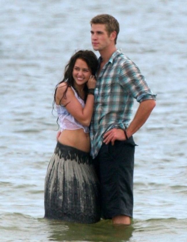 Οργισμένοι με τη Μάιλι Σάιρους!