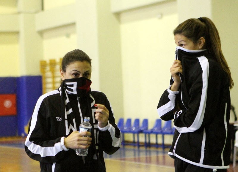 Επεισόδια στου Στρέφη! (photos)