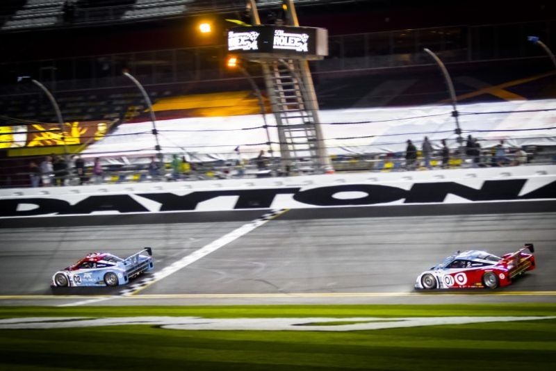 O ΜακΝις είναι πρώτος στις 24 ώρες της Daytona