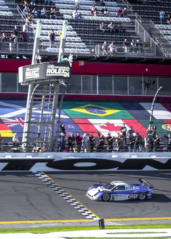 Ο Αλμεντίγκερ νικητής στην Daytona