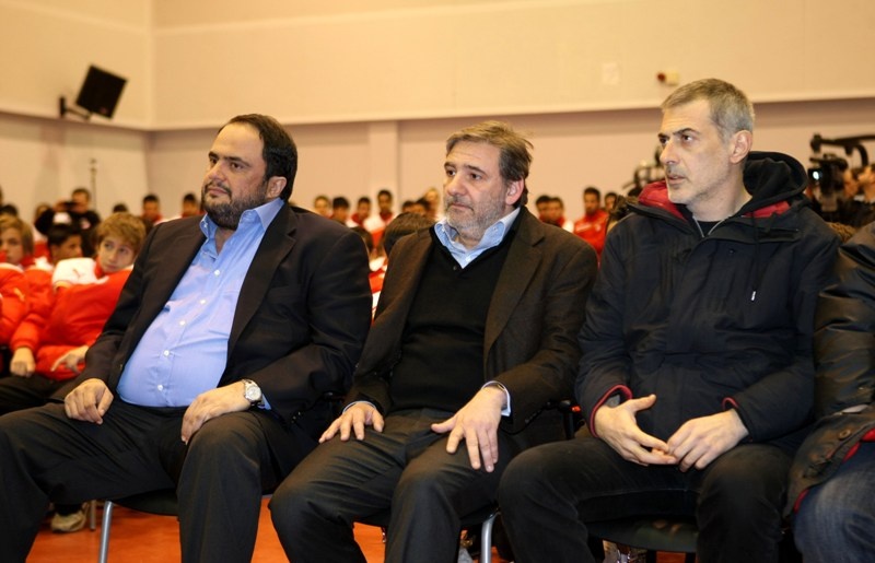 Μαρινάκης: «Παίκτες από τα «σπλάχνα» του Ολυμπιακού» (photos)