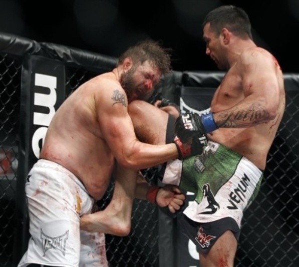 Ένας πρωταθλητής και ένας... αδικημένος στο UFC 143