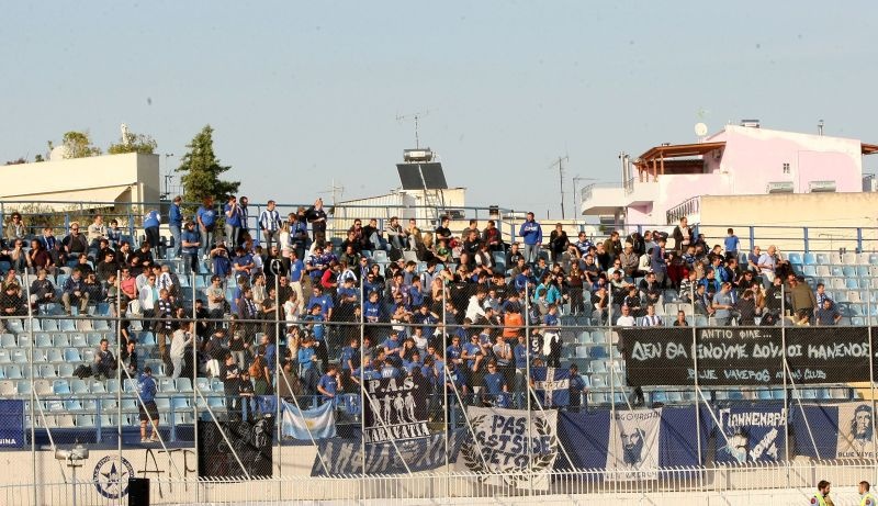 Η αγανάκτηση επιστρέφει μέσω των γηπέδων! (photos)