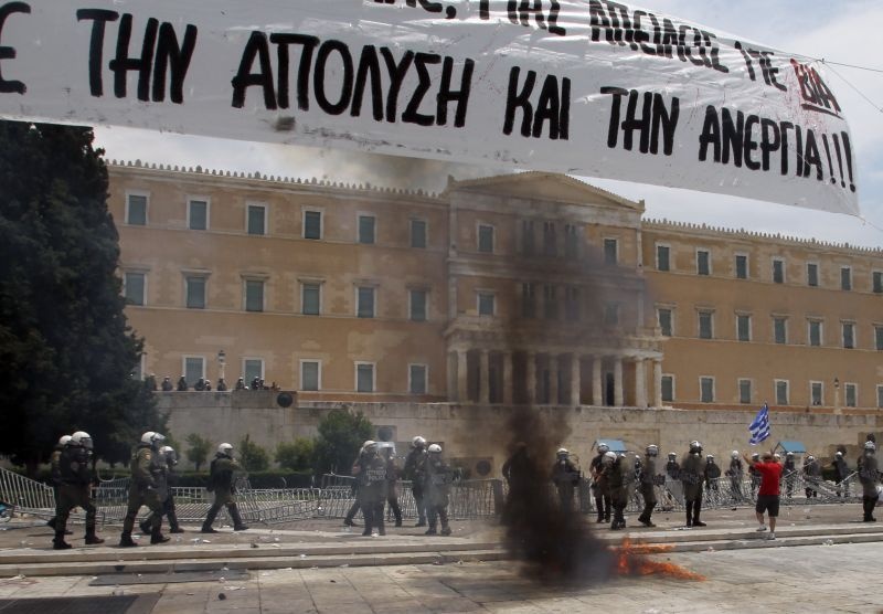 Η αγανάκτηση επιστρέφει μέσω των γηπέδων! (photos)