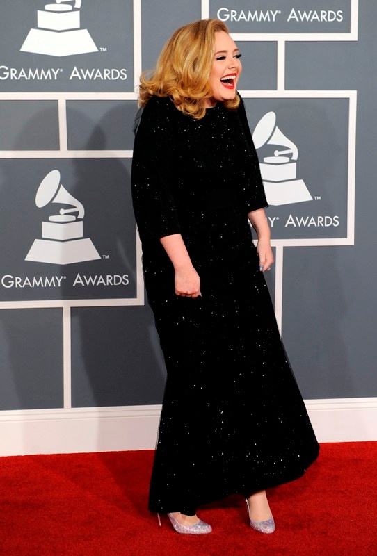 Ξέσπασε σε κλάματα η Αντέλ για τα έξι Grammy!