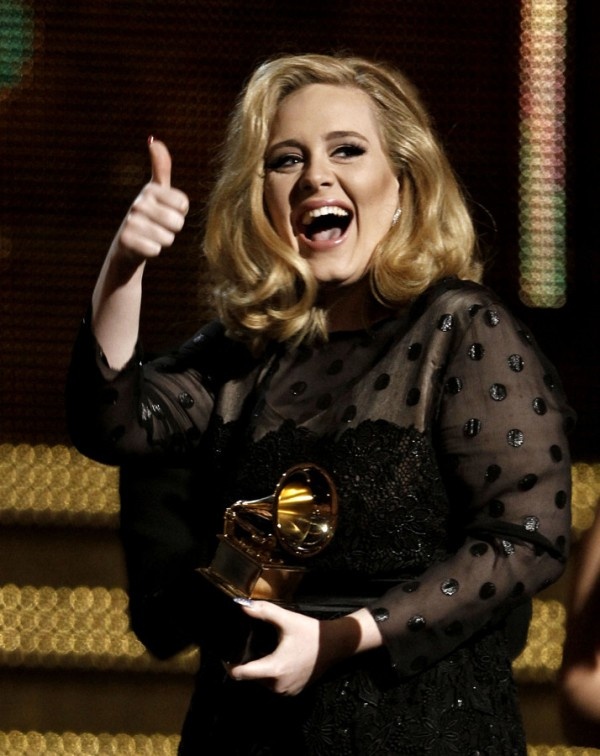 Ξέσπασε σε κλάματα η Αντέλ για τα έξι Grammy!