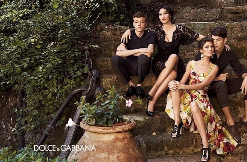 Η 47άρα Μόνικα Μπελούτσι ποζάρει για τους Dolce & Gabbana