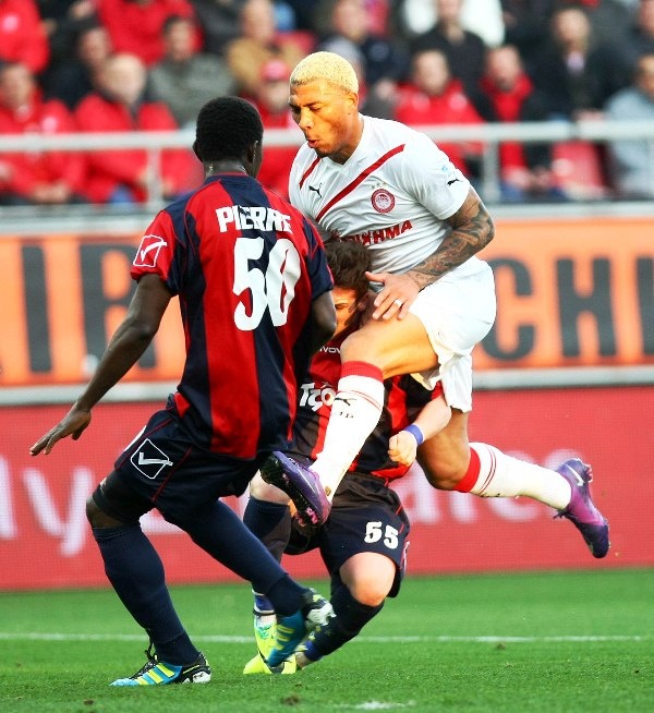 Με… σβηστές μηχανές ο Ολυμπιακός 2-0 τον Πανιώνιο (photos+videos)