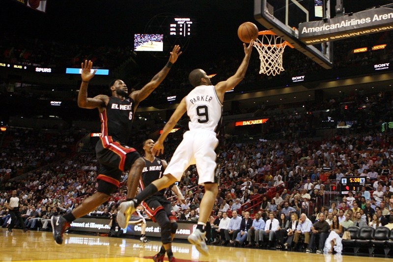 Εγγύηση πάνω στο Παρκέ(ρ)!