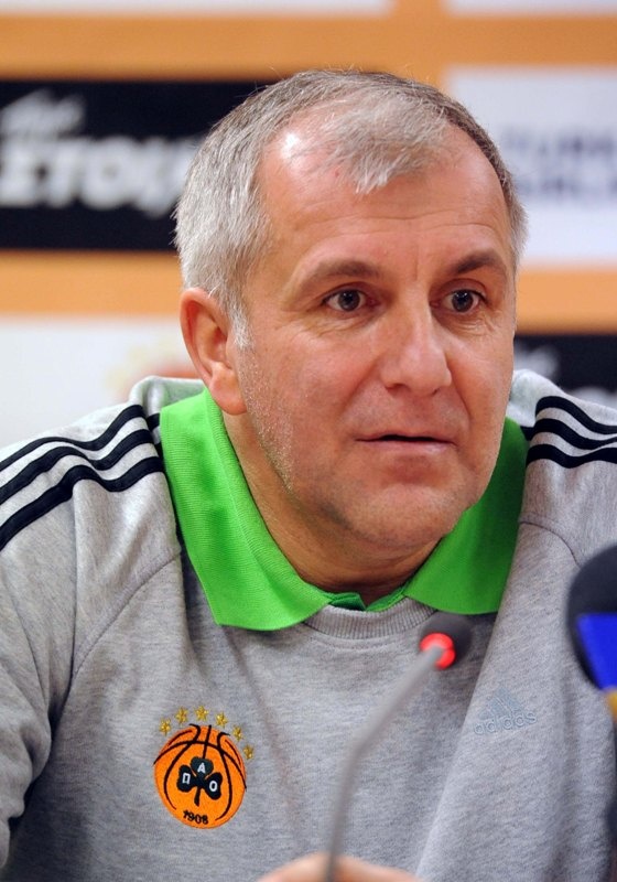 Ομπράντοβιτς: «Κερδίζουμε και πάμε play offs» (photos)