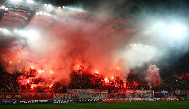 «Ερυθρόλευκα» sold out κατά της κρίσης (photos+videos)