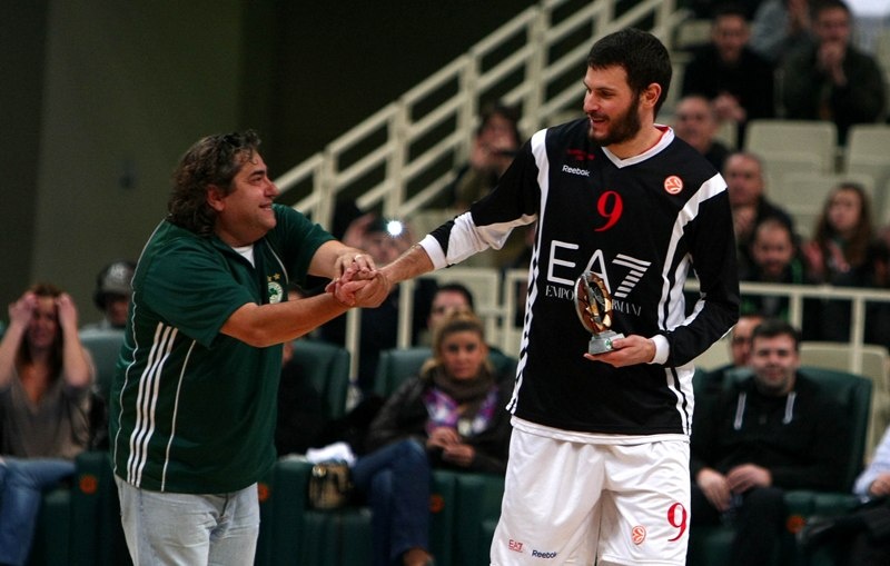 Χειροκροτήθηκε στην παρουσίαση ο Φώτσης (photos)