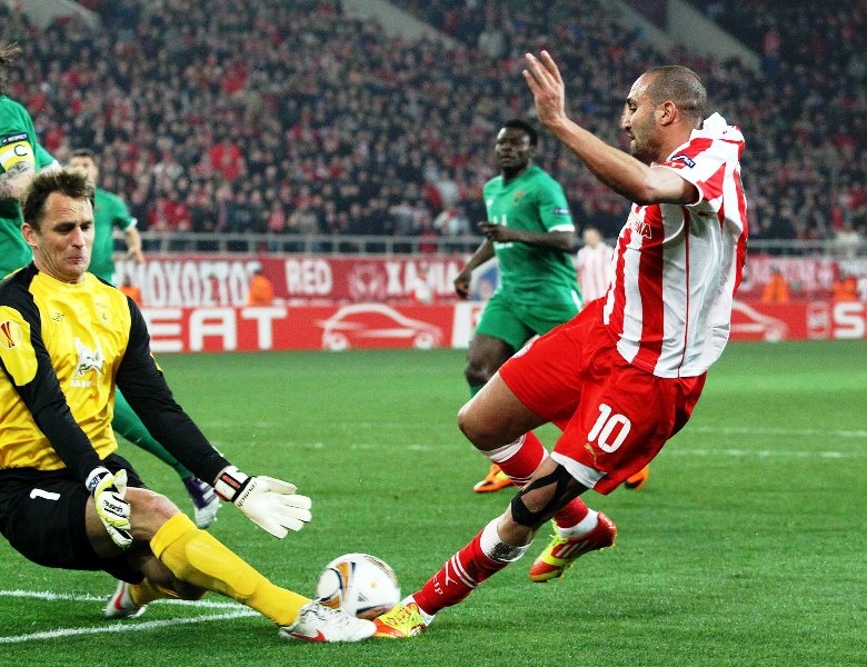 Με «βράχο» Κάρολ στους «16» του Europa League ο Ολυμπιακός (photos)