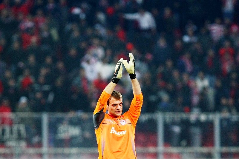 Με «βράχο» Κάρολ στους «16» του Europa League ο Ολυμπιακός (photos)