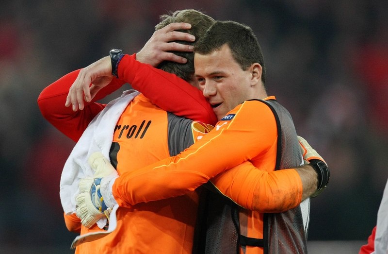 Ρόι Κάρολ: Ο «τσάρος» της «ερυθρόλευκης» πρόκρισης (photos+video)