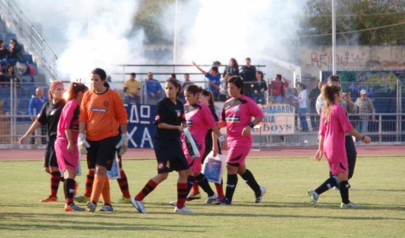 Τα κορίτσια του ποδοσφαίρου, δεν… πετάνε αετό!