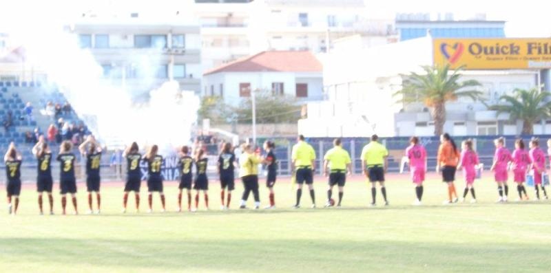 Τα κορίτσια του ποδοσφαίρου, δεν… πετάνε αετό!