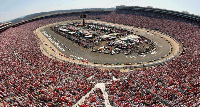 Πήγε η Κέιτ Άπτον στην εκκίνηση του Daytona 500 κι αναβλήθηκε ο αγώνας!