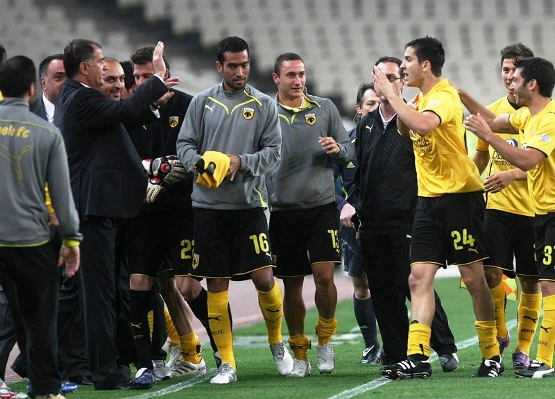 Η… σημαία έμεινε στον ιστό της! (photos + video)
