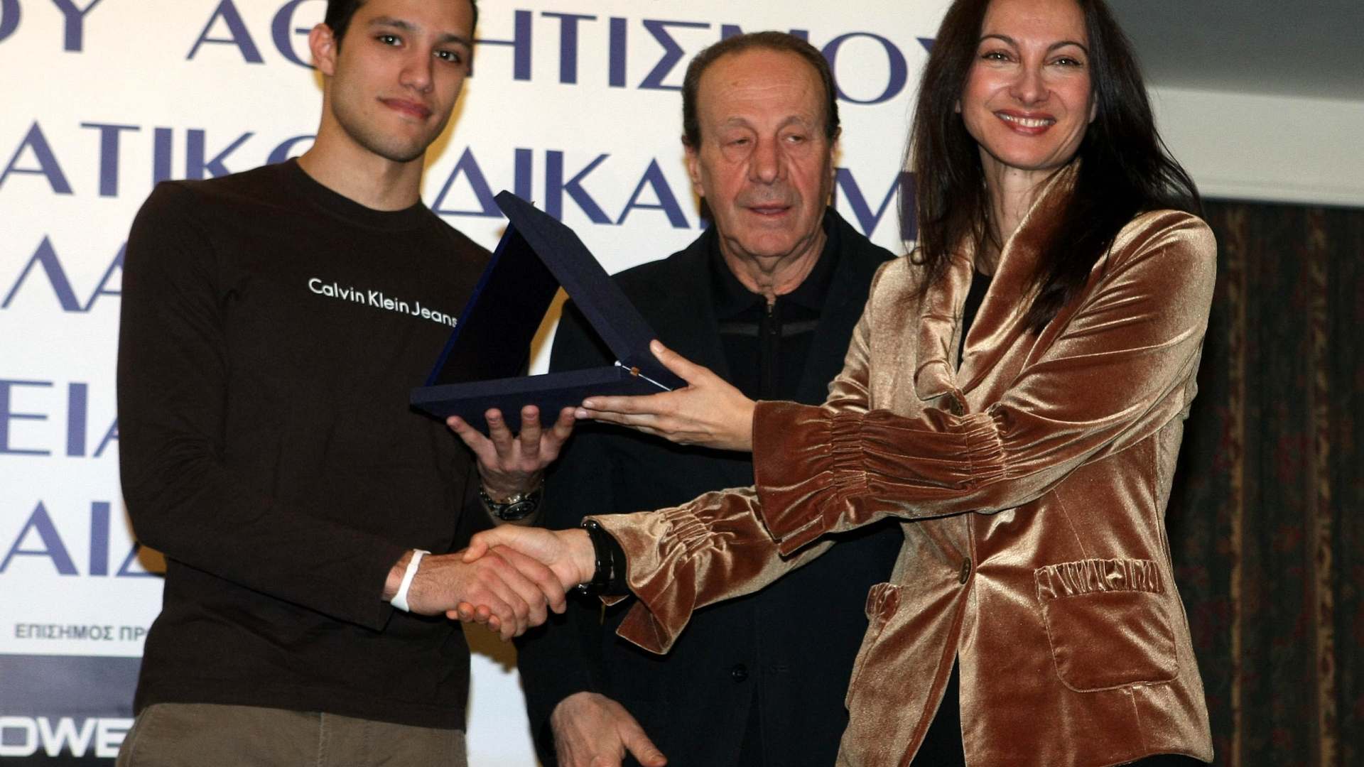 Βράβευση εκείνων που παλεύουν την κρίση (photos)