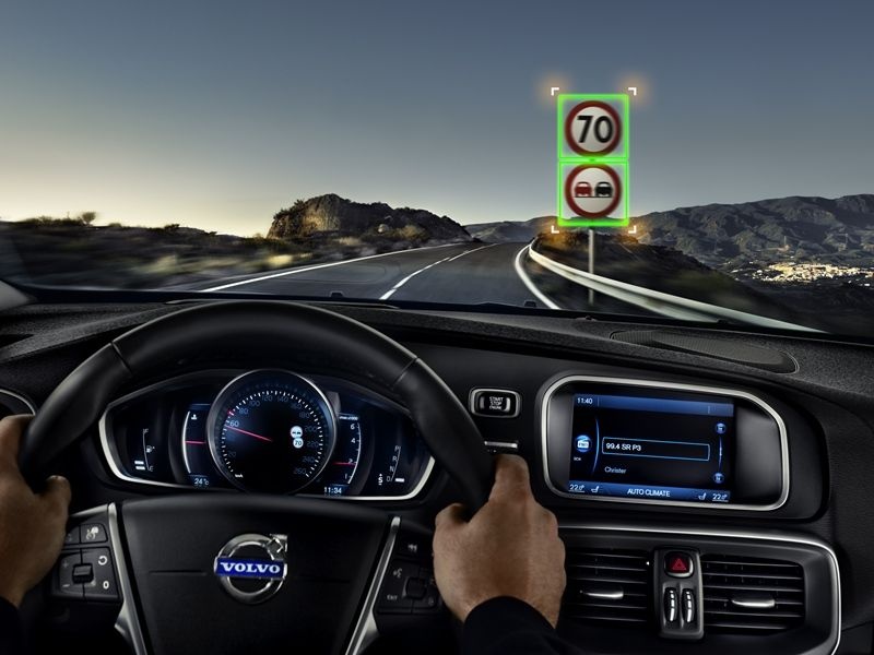 Το νέο Volvo V40 - Ασφάλεια & Υποστήριξη του οδηγού