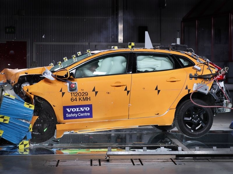 Το νέο Volvo V40 - Ασφάλεια & Υποστήριξη του οδηγού